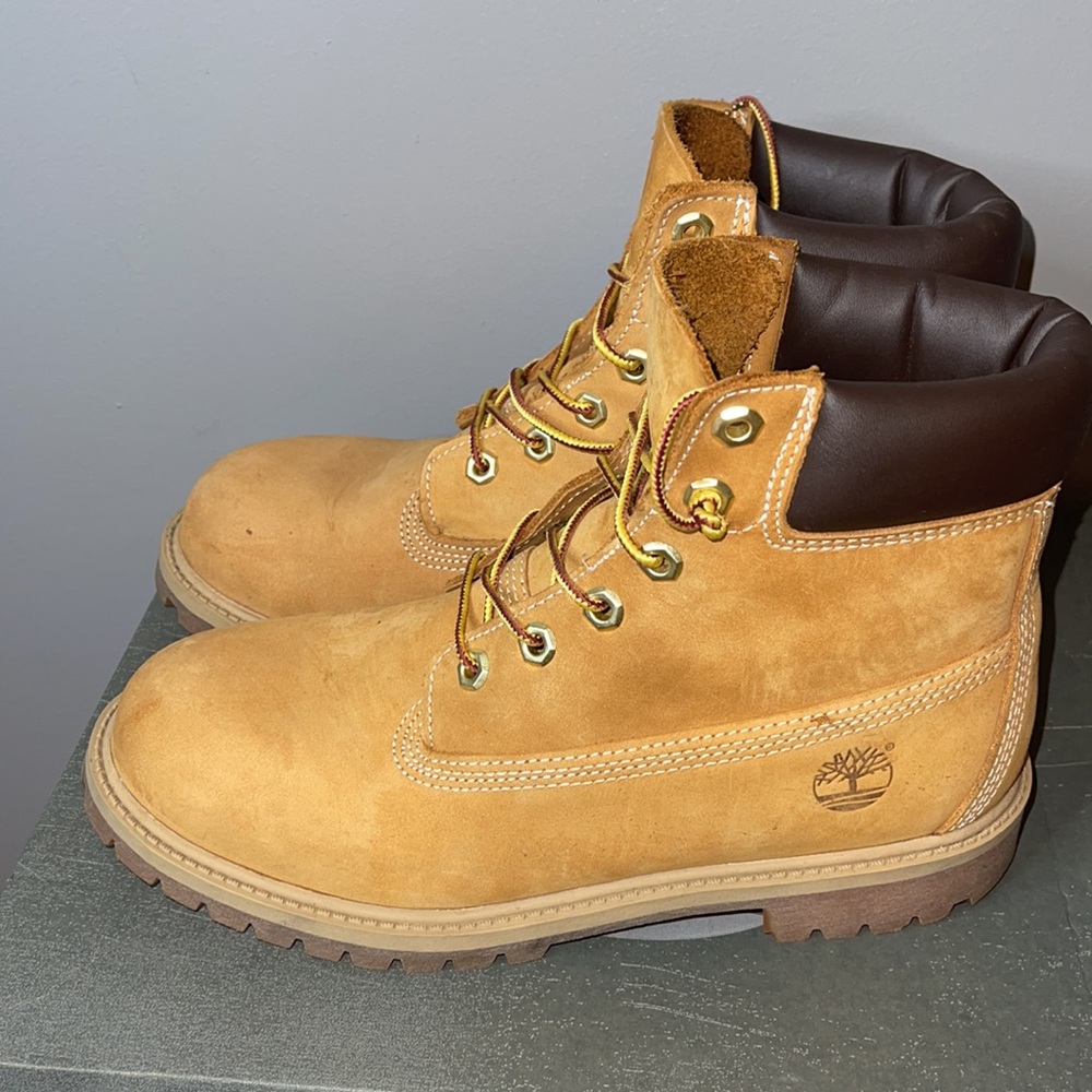 Timberland Boots - Picture 2 of 8